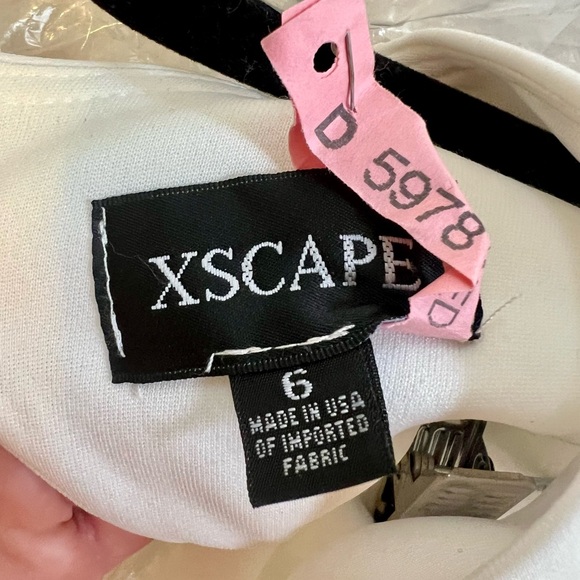 Xscape White Sheath Embellished V Neck Gown Dress size 6 - Picture 7 of 9